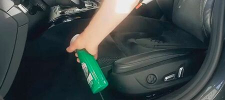 Як позбутися запаху сигарет у машині